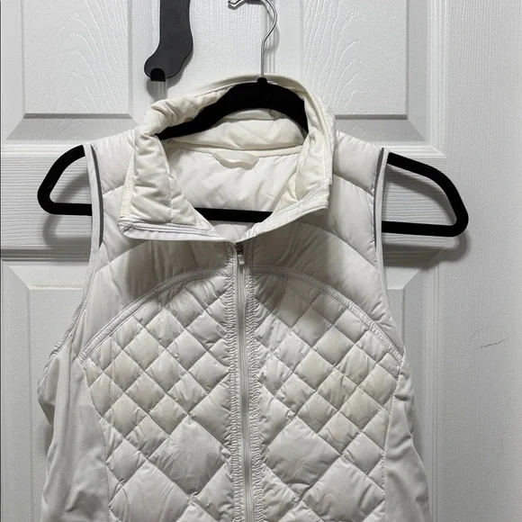 Lululemon Women's Quilted White Vest - Picture 3 of 11